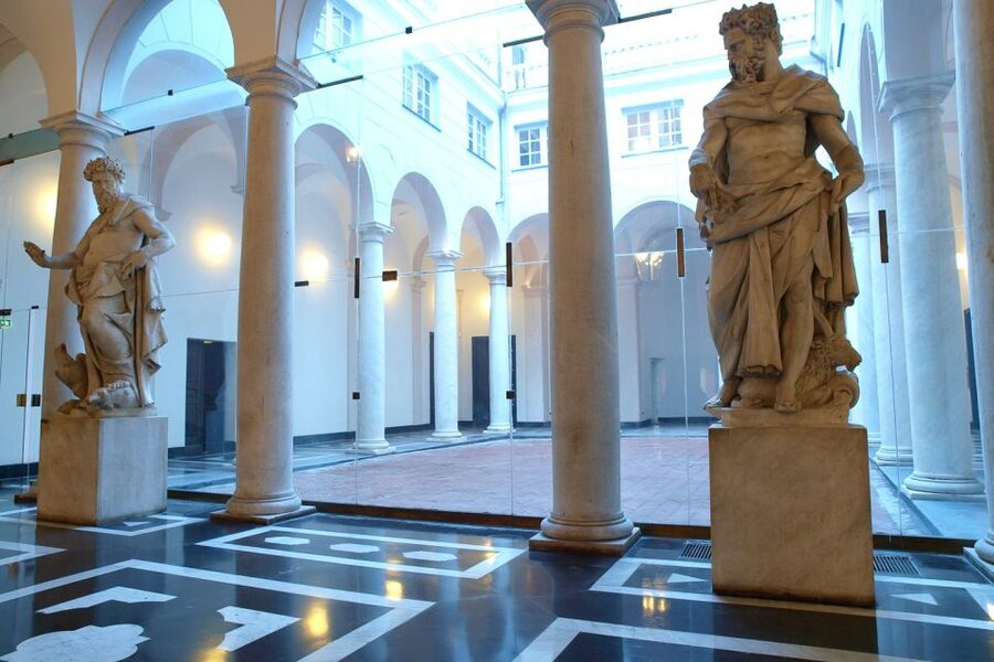 Genoa: 2-Hour Guided Walking Tour of the Historical Center - Start on Via Garibaldi Among Genoa’s Palaces