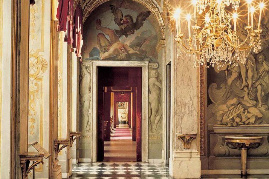 Genoa: 2-Hour Guided Walking Tour of the Historical Center - Follow the Caruggi Into Medieval Genoa