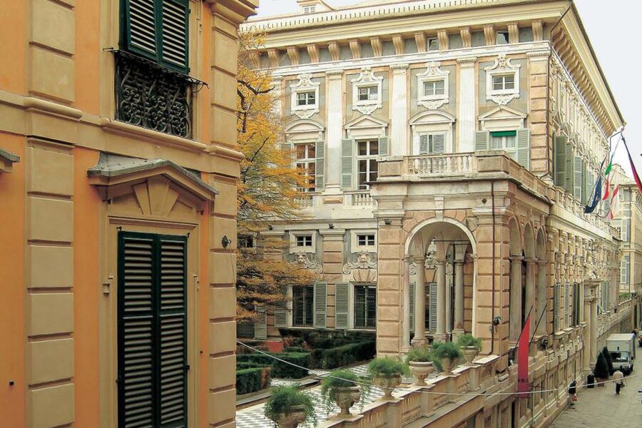 Genoa: 2-Hour Guided Walking Tour of the Historical Center - Price, Timing, and Who Gets the Most Value