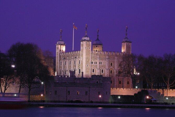 Ghastly Ghost Walking Tour in London - Walking through the City after dark