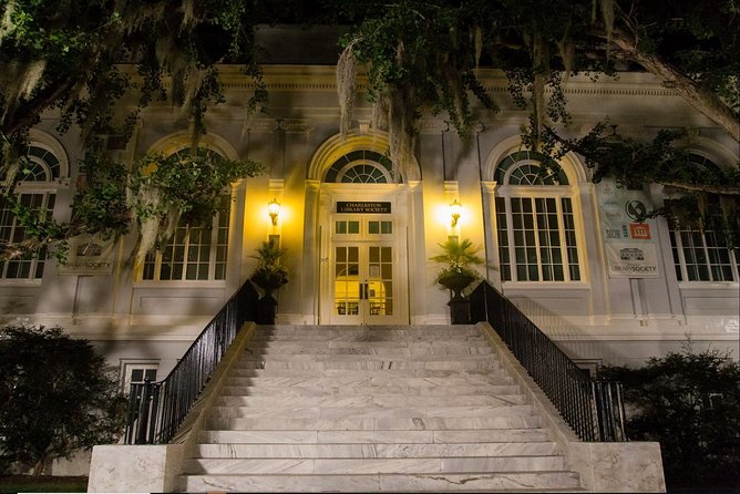 Ghosts of Charleston Night-Time Walking Tour with Unitarian Church Graveyard - How scary is the Charleston ghost walk?