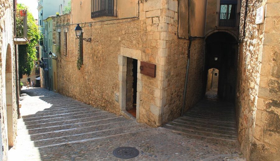 Girona: Small Group Walking Tour - Why Girona makes such a good walking tour