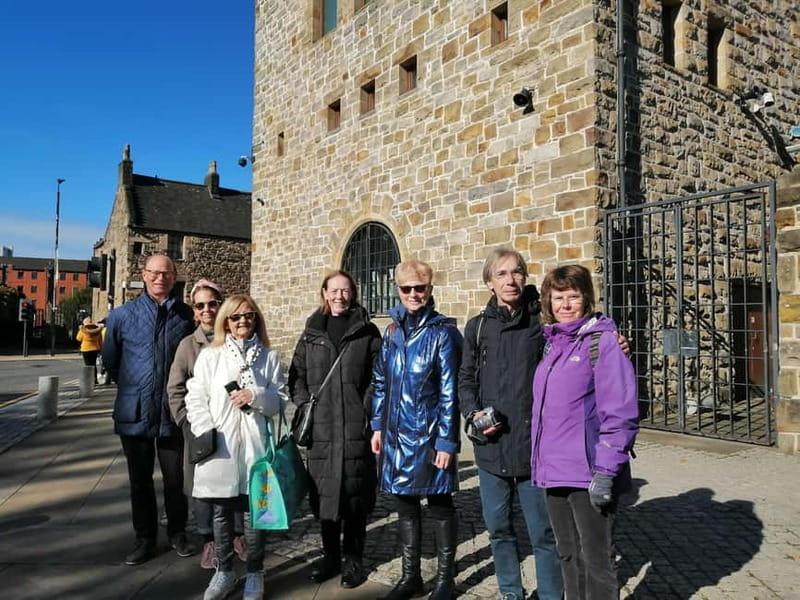 Glasgow: City Center Guided Walking Tour - Is $16 good value for 90 minutes?