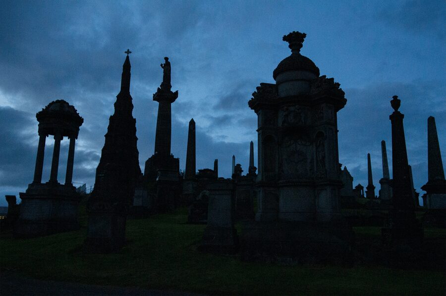 Glasgow: Ghouls, Ghosts & Gruesome Tales Guided Walking Tour - Royal Infirmary, grave robbers, and unsettling science