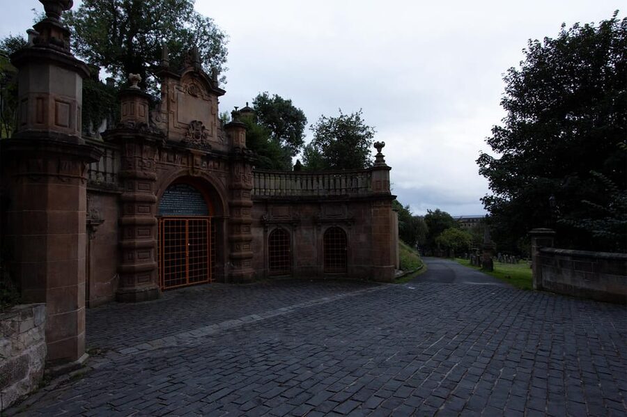 Glasgow: Ghouls, Ghosts & Gruesome Tales Guided Walking Tour - Tron Theatre, Tolbooth Steeple, and old city punishments