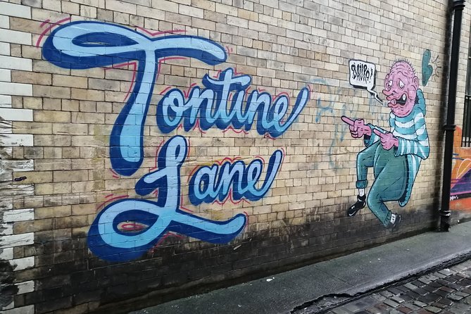 Glasgow Street Art Daily Walking Tour: 2pm - Billy Connolly above the city streets
