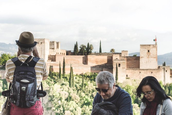 Golden Hour in Granada: Sunset Walking Tour with Play Granada - Mirador de Los Carvajales: a quieter early view