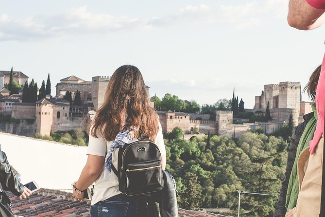 Golden Hour in Granada: Sunset Walking Tour with Play Granada - Mirador de San Nicolas: the main sunset moment