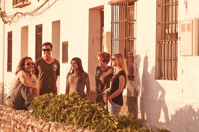 Golden Hour in Granada: Sunset Walking Tour with Play Granada - Sacromonte: cave homes and gypsy culture
