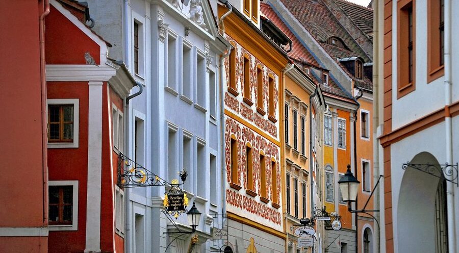 Görlitz: Old Town Guided Walking Tour - Narrow lanes leading to Peterskirche