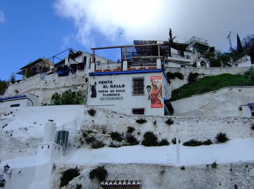Granada: Albaicín and Sacromonte 2.5-Hour Walking Tour - How much walking should you expect?