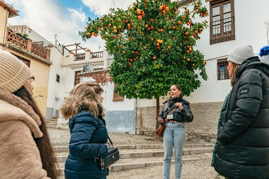 Granada: Albaicín and Sacromonte Guided Sunset Walking Tour - Why this sunset walk works so well in Granada