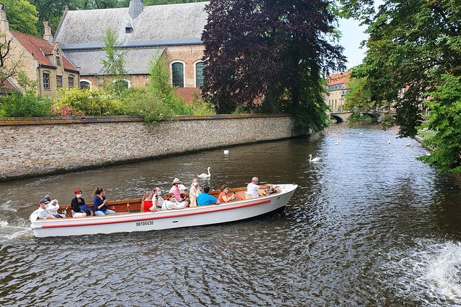 Guided boat trip and walk - The Beerwall and Belgian beer culture