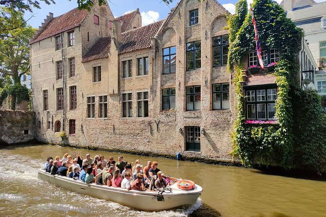 Guided boat trip and walk - Gruuthuse Palace and the power of one family