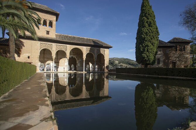 Guided Walking Tour of the Alhambra in Granada - Courtyards, gardens, and the movement of water