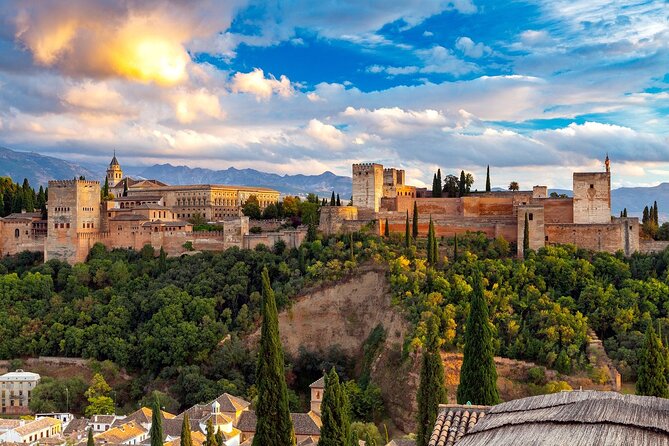 Guided Walking Tour of the Alhambra in Granada - The assigned time matters more than the price