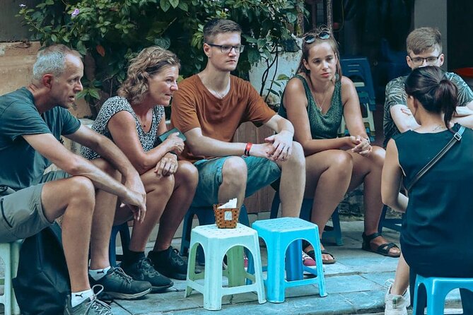 Ha Noi Walking Food Tour, Non Vegetarian,Vegan, vegetarian Option - Hoan Kiem Walking Street and the first bites