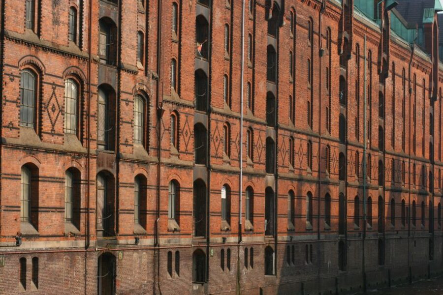 Hamburg: Guided Port Walk for Families - Starting on Deichstraße, where Hamburg’s old port begins