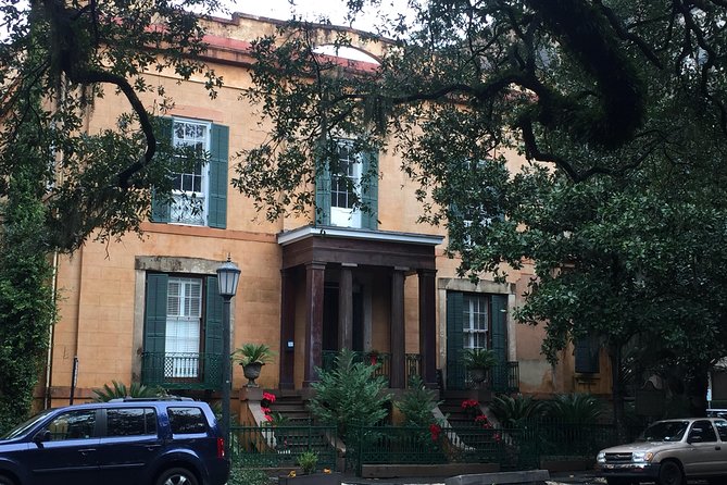 Heart of Savannah History Walking Tour - 2hr - A church with a complicated past