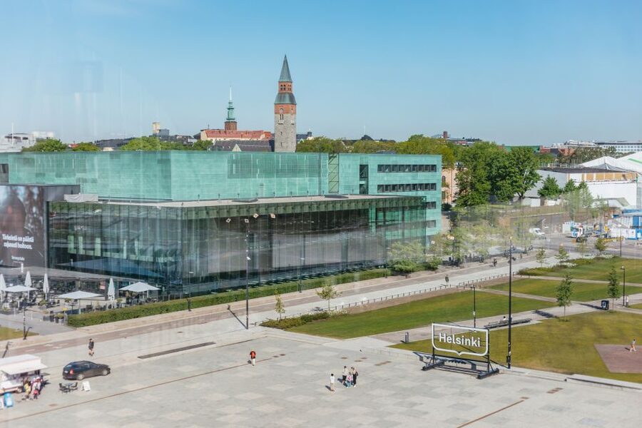 Helsinki: Private Walking Tour with a Local - Winter, weather, and walking comfort