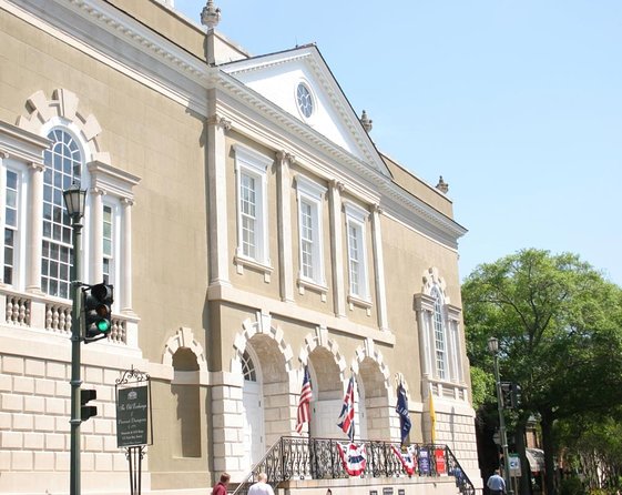 Highlights of Charleston Guided Walking Tour - Why this Charleston walk is more than a sightseeing loop