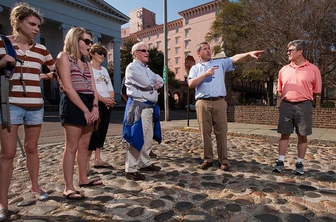 Historic Charleston Walking Tour: Rainbow Row, Churches, and More - What the guides bring to the walk