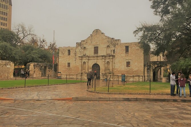 Historic Downtown & Riverwalk Walking Tour - Following the River Walk above and along the water