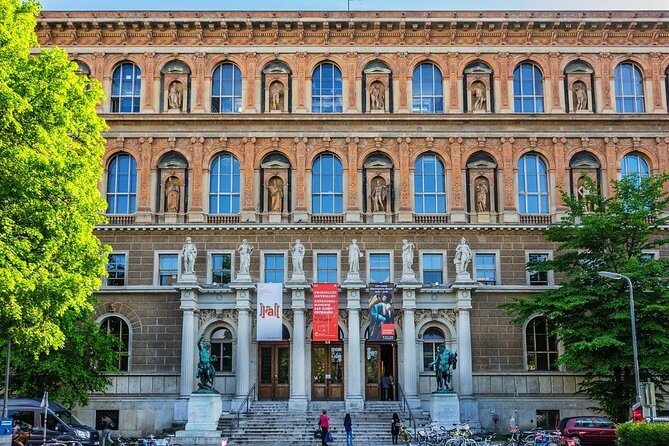 Historical Hitler Walking Tour of Vienna - Vienna State Opera and the cultural world Hitler encountered