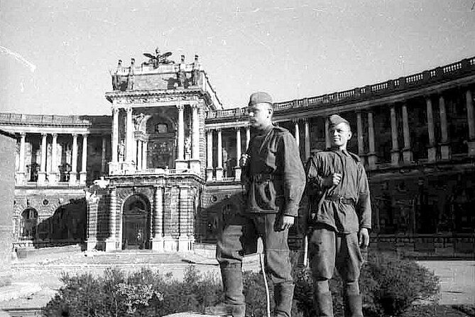 Historical Hitler Walking Tour of Vienna - The art school that rejected Hitler