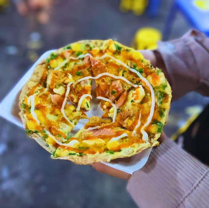 Ho Chi Minh City: Walking Food Tour with 13 Tastings - Fried bao, bánh mì, and Vietnamese pizza