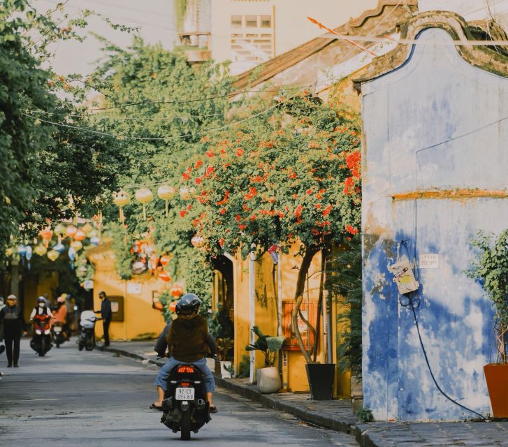 Hoi An: Ancient Town Guided Walking Tour - The dumpling stop and a taste of local life