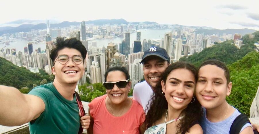 Hong Kong: Private Walking City Tour with a Local Guide - The guides make or break the experience