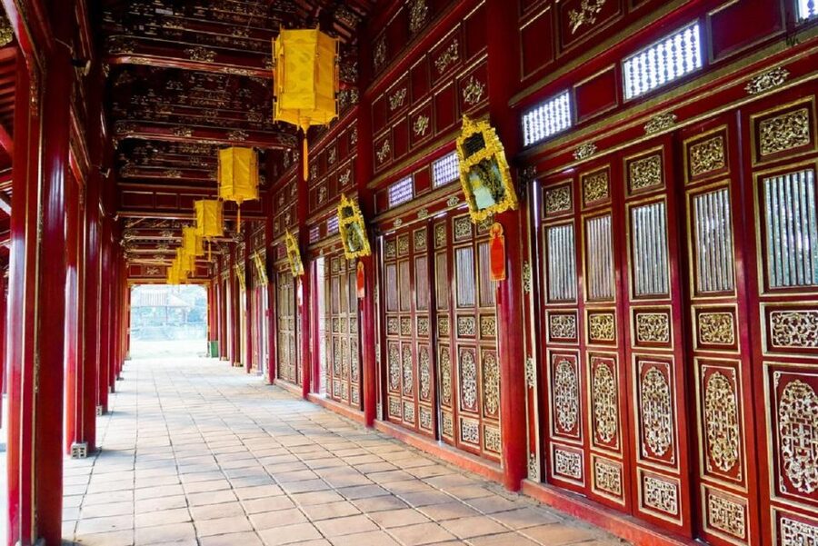 Hue Customizable Tour with Imperial Citadel & Forbidden City - Thai Hoa Palace and the meaning of ceremony
