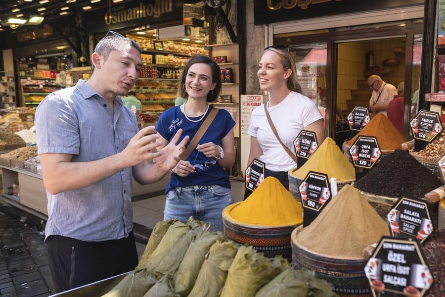 Istanbul: European and Asian Side Guided Foodie Walking Tour - Breakfast before the serious eating begins