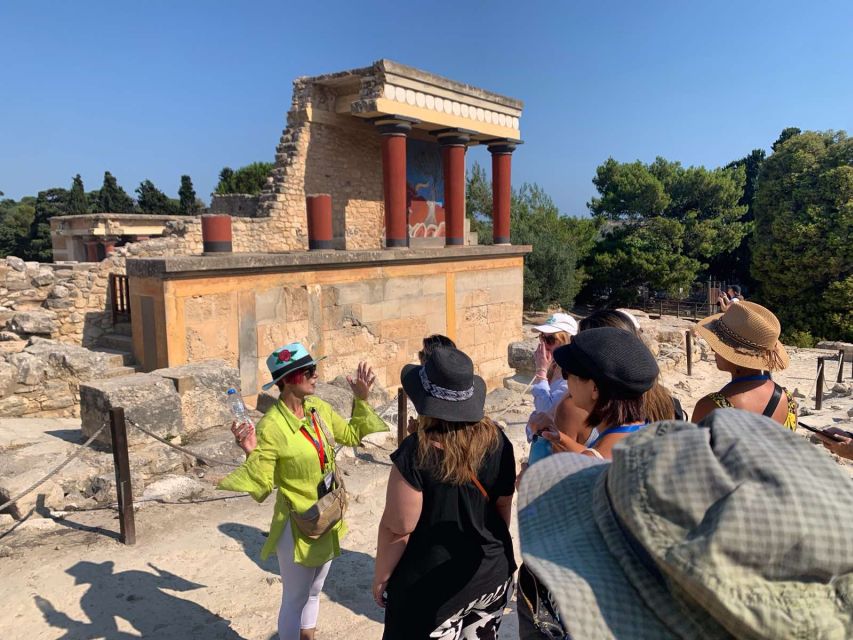 Knossos: Knossos Palace Skip-the-Line Guided Walking Tour - Walking through a 1,500-room palace