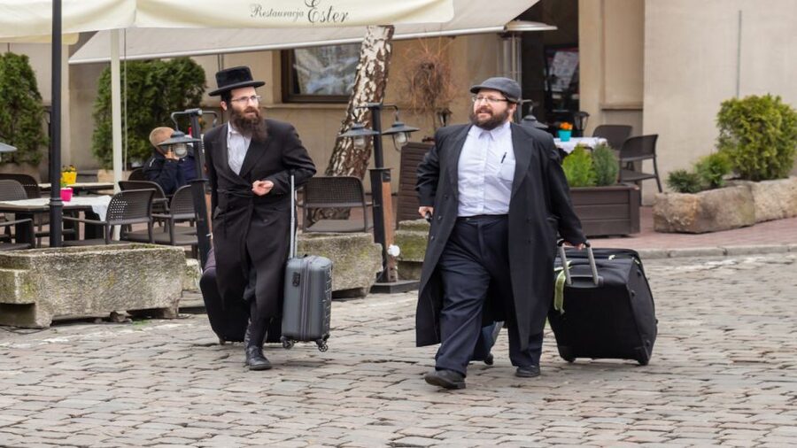 Krakow: Kazimierz Jewish Quarter Walking Tour - Tempel Synagogue and Kazimierz today