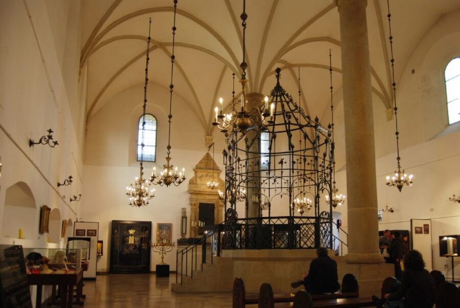 Krakow: Kazimierz Jewish Quarter Walking Tour - Plac Nowy, where the old quarter meets modern Krakow