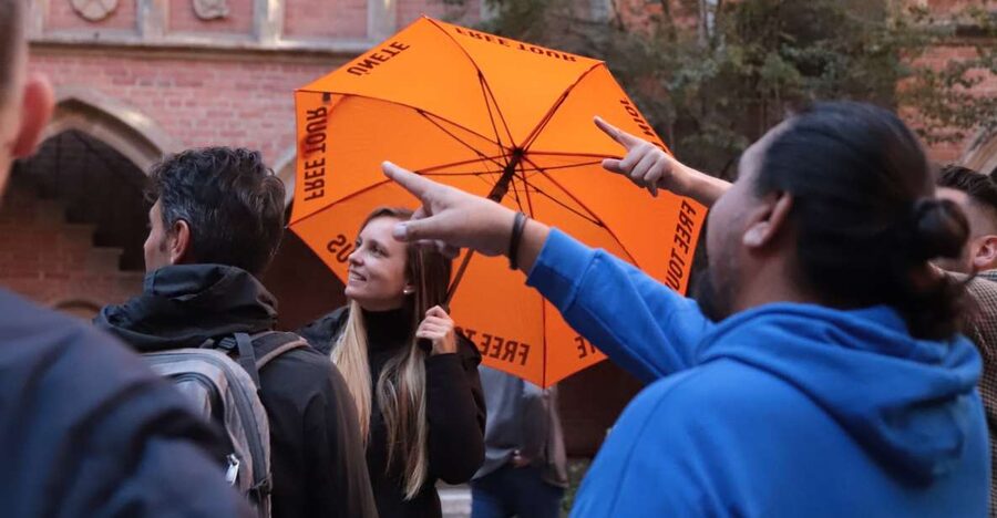 Krakow: The Old Town Walking Tour - What the guides do best