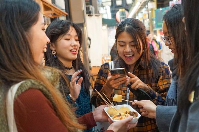 Kuromon Market Food Walking Tour in Osaka (6 stops, 6 tastes) - The six tastes inside Kuromon Market