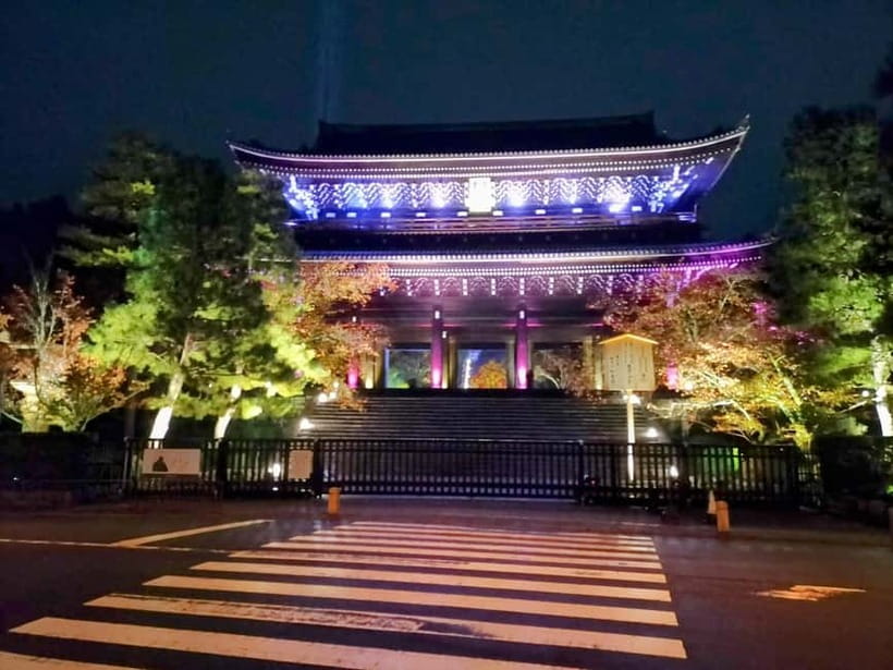 Kyoto Geisha Walking Tour: Gion District & Hidden Gems - Why Gion is best understood on foot