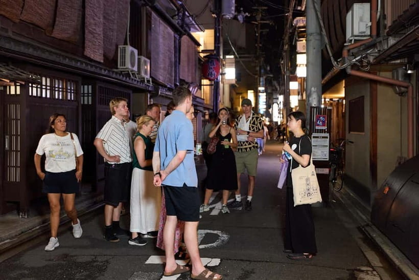 Kyoto: Gion Geisha District Walking Tour - Stories of Geisha - Gion Corner and the meaning of performance