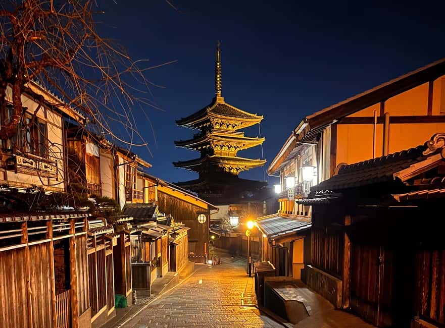 Kyoto: Gion Magical Night Walking Tour with Geisha Trivia - Why Gion works best after sunset