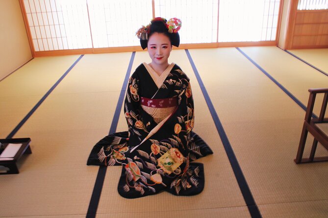 Kyoto: Meet the Geisha Maiko with Gion Walking Tour - Miyagawasuji and the 90-minute meeting