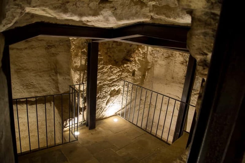 Lecce: Baroque Architecture and Underground Walking Tour - Corso Vittorio Emanuele brings in the palaces