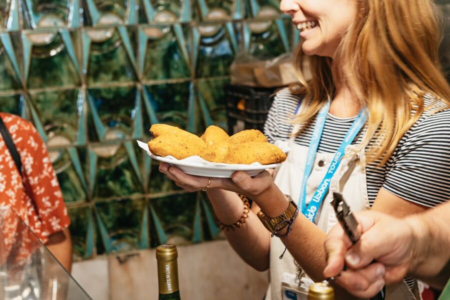 Lisbon: Food and Wine Small Group Walking Tour - Ginjinha at St. Dominic’s Square