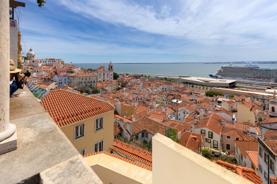 Lisbon: History, Stories and Lifestyle Walking Tour - Key points to know before you book
