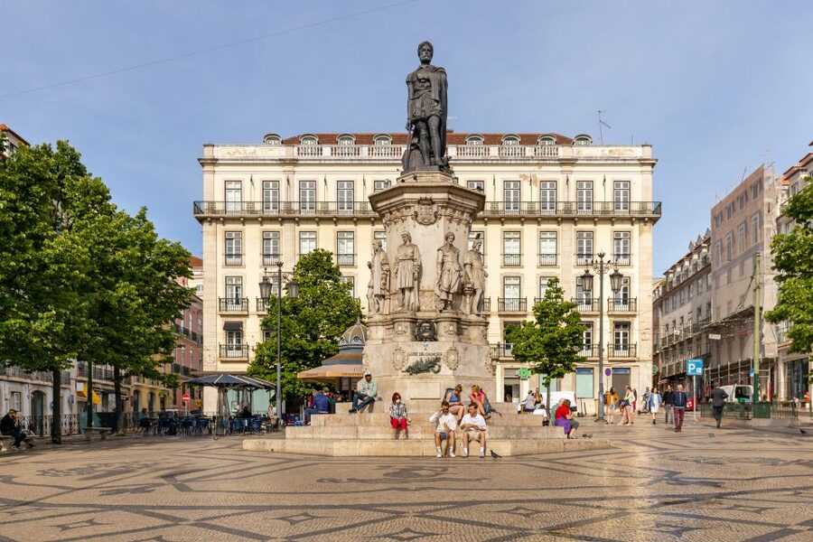 Lisbon: History, Stories and Lifestyle Walking Tour - Coffee, cake, and the practical value of the break