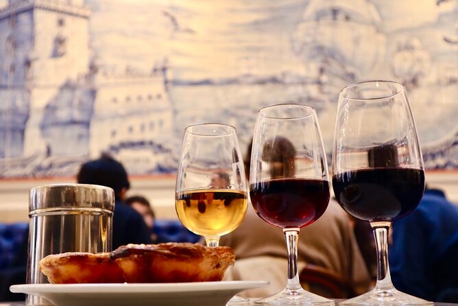 Lisbon Private Food Tour – Taste 10+ Local Dishes & Wines - The castle quarter and Lisbon’s steep old streets