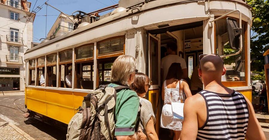 Lisbon Tram No. 28 Ride & Walking Tour - Sé de Lisboa and nearly a thousand years of change