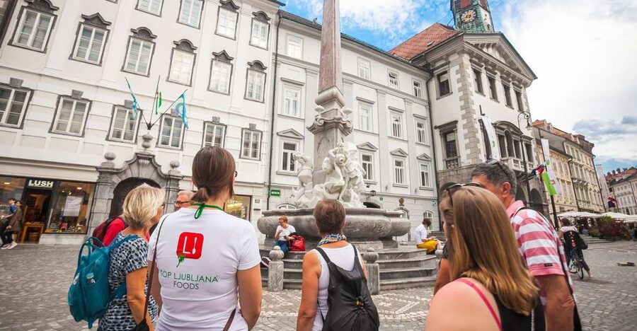 Ljubljana: Slovenian Cuisine Walking Tour with Tastings - Key points at a glance